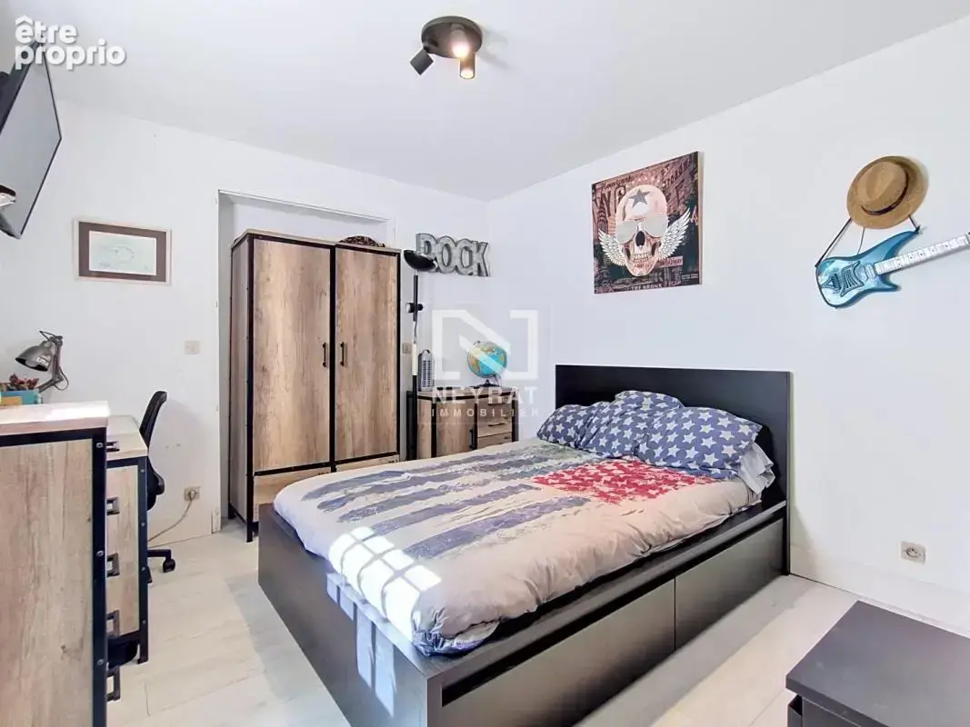 Bagnols en foret: 3 chambres , double garage, piscine, grand terrain - photo 13