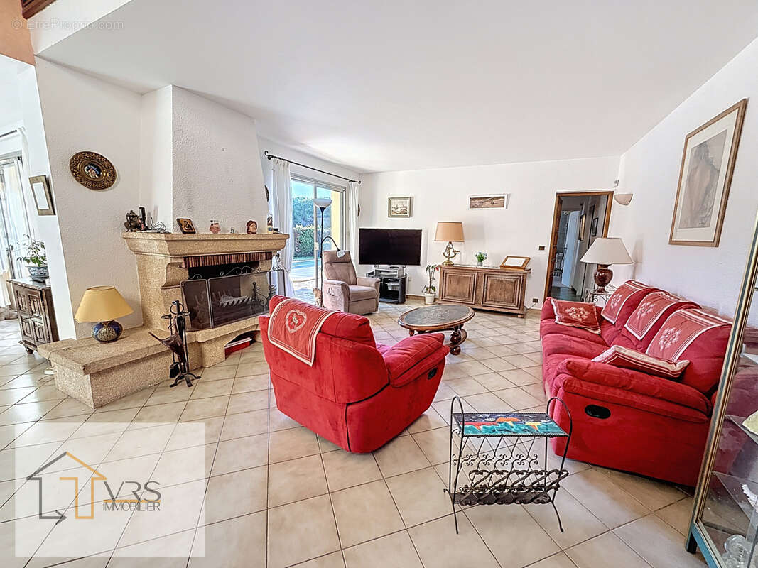 Maison à SAINT-ESTEVE