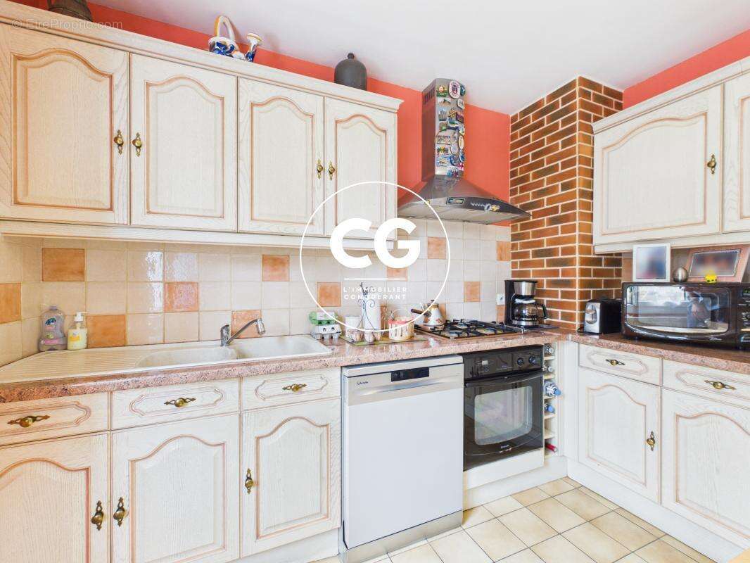 Pavillon 115m² 4 chambres terrain 1 402m² Magny-le-Désert - photo 7