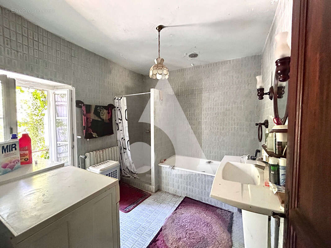 Maison à LAMAGDELAINE