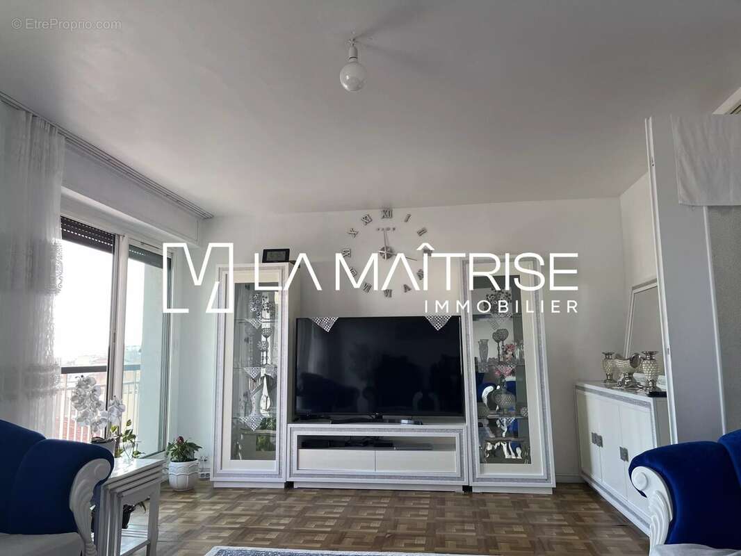 Appartement à MARSEILLE-5E