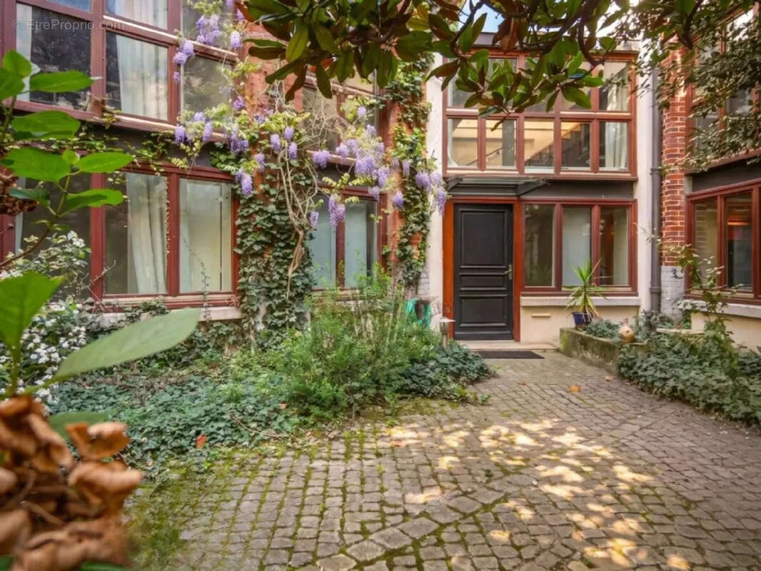 Appartement à PARIS-14E
