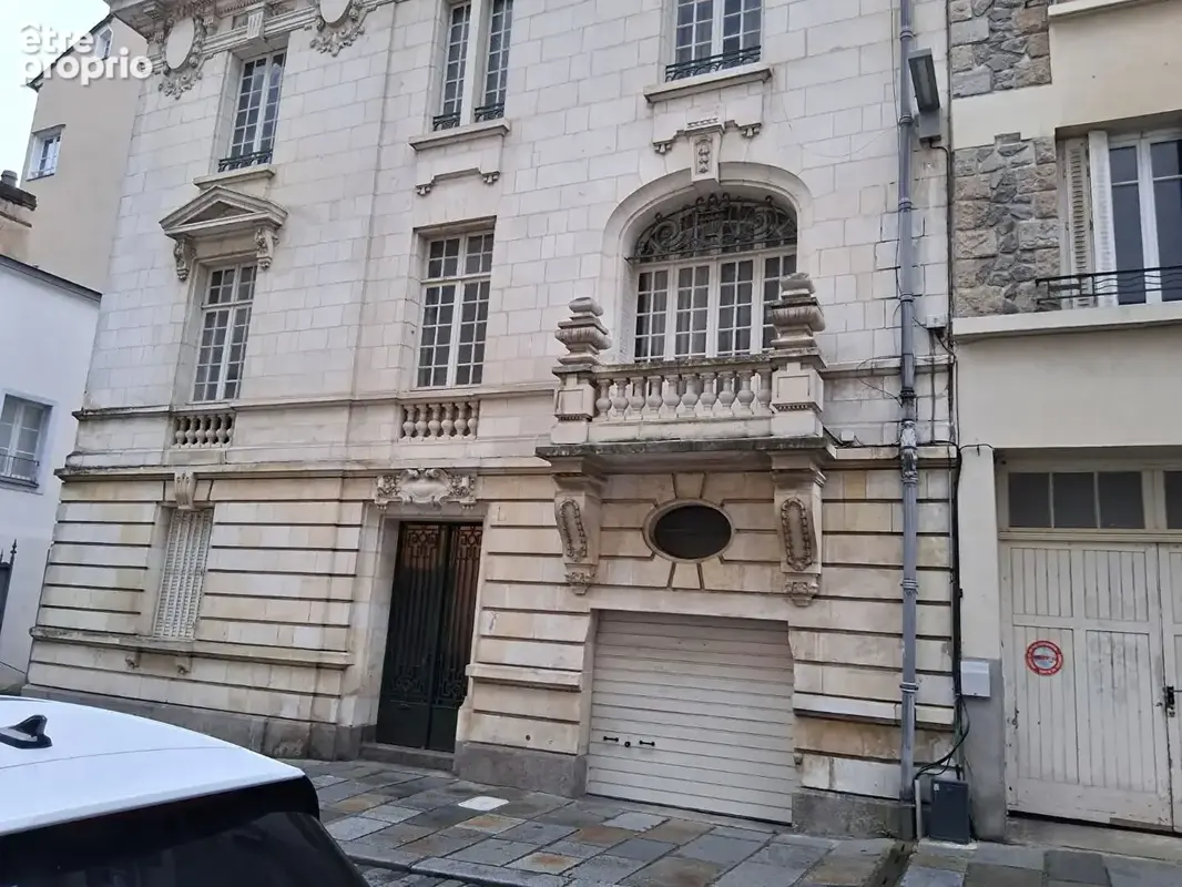 Bel hôtel particulier à vendre, centre-ville de Rennes, 250m² hab, 10 pièces, 8 chbres, garage. - photo 7