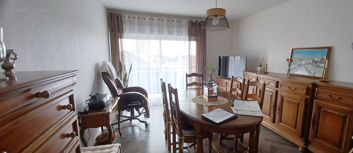 Appartement à YZEURE