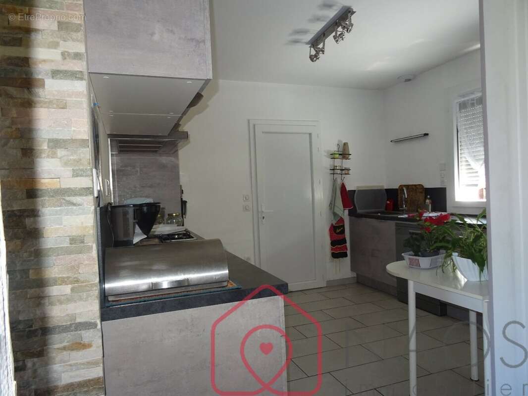 Maison rénovée T5- 120 m² hab. - photo 6