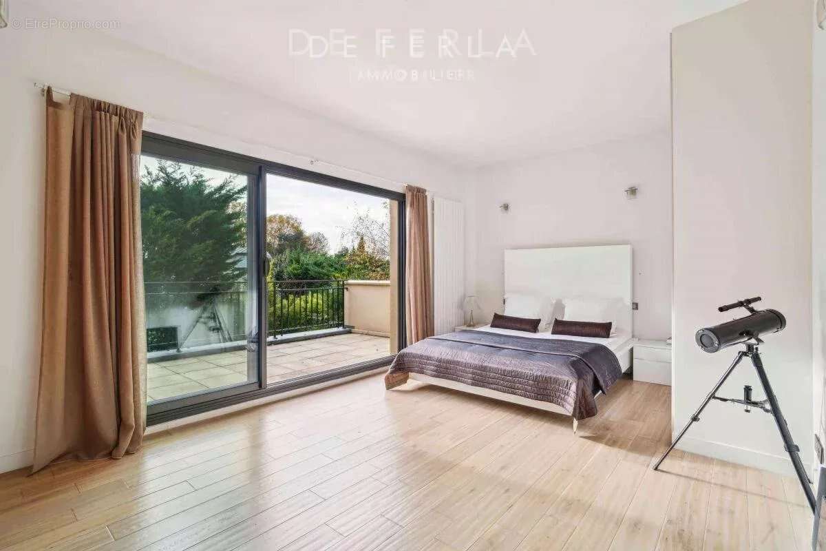 Maison à SAINT-MAUR-DES-FOSSES