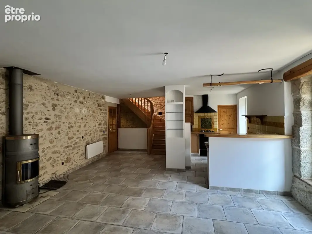 34150 Saint-Jean-De-Fos maison vigneronne de 120 m2 et appartement de 40 m2 avec garage et terrasse - photo 3