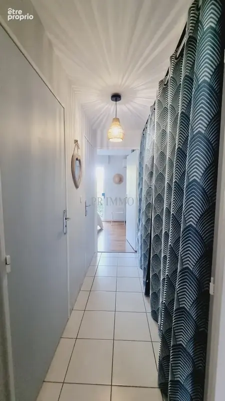 Boulouris   plein cœur   superbe 2 pièces rénové avec garage - photo 7