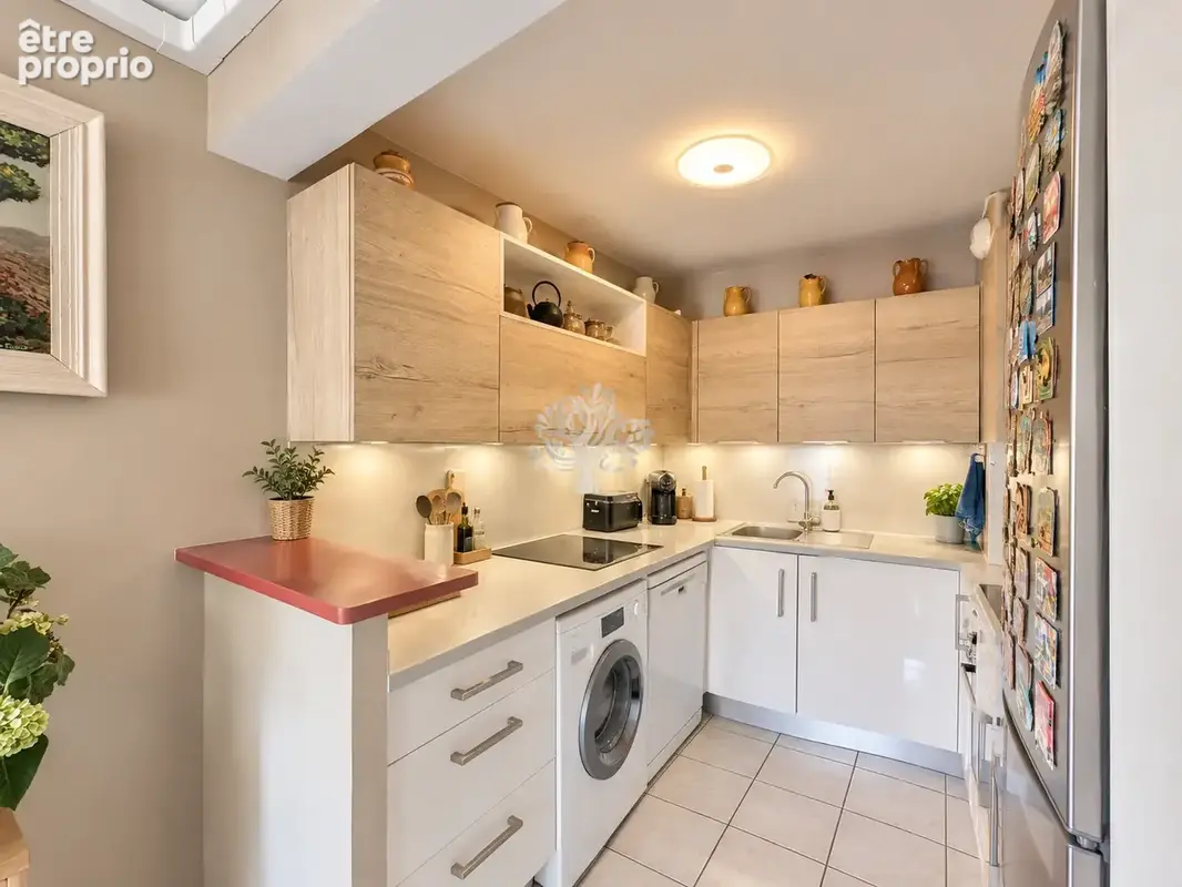 Centre-ville de sanary-sur-mer   t3 duplex de 91,60 m2  avec parking en sous-sol - photo 2