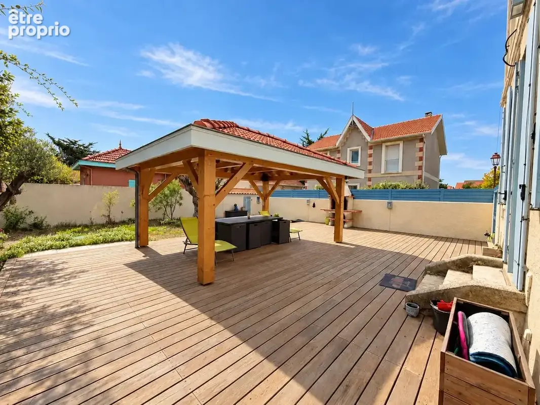 Soulac-sur-mer, villa de 200 m2 en première ligne - photo 2