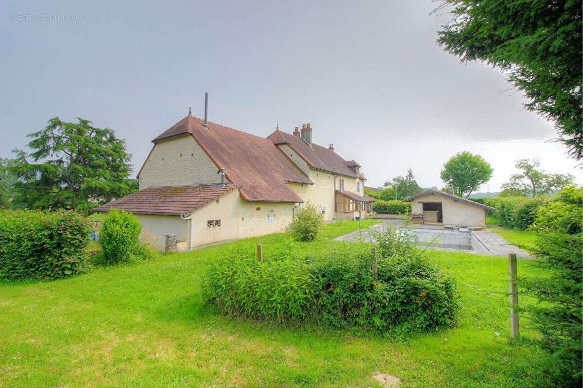 Maison à LONS-LE-SAUNIER
