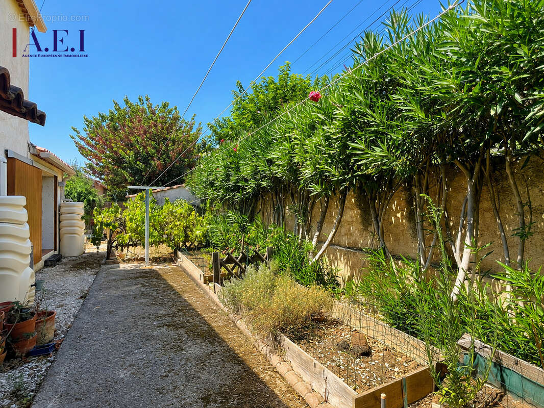 Six-Fours-Les-Plages - Villa individuelle avec jardin & garage - photo 5