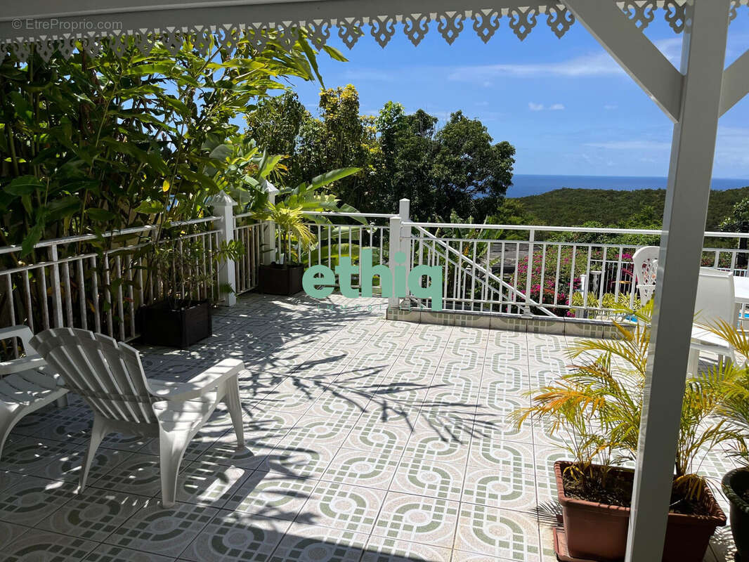 Appartement à DESHAIES