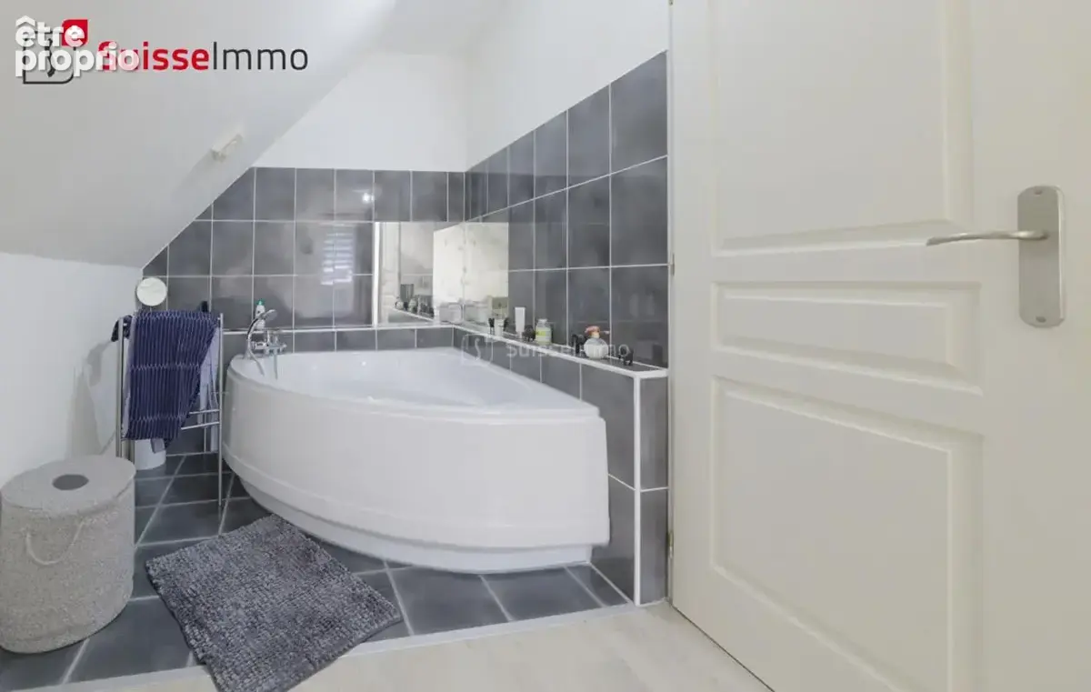 Maison 130 m2 avec piscine - DPE C - photo 14