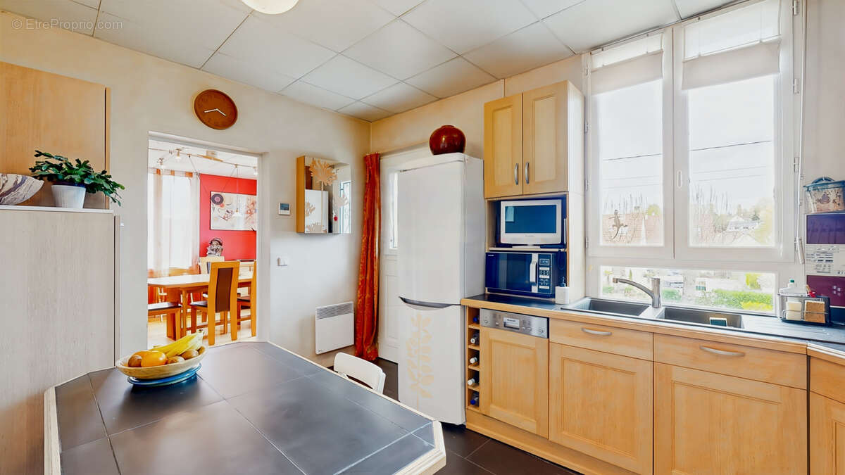 Maison à NEAUPHLE-LE-CHATEAU