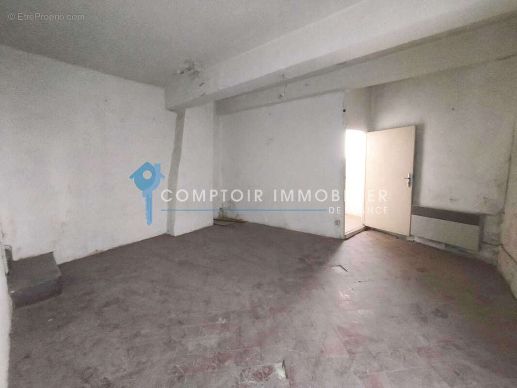Dpt boulbon (13) maison de village avec cour a renover - photo 8