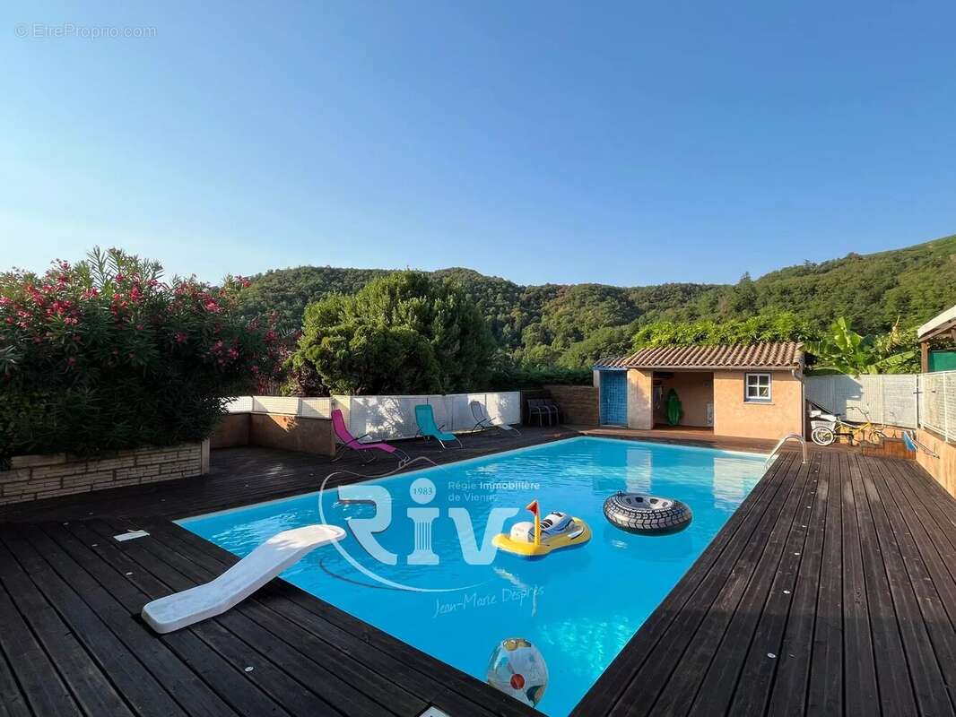 Maison de 145 m² avec piscine, grand terrain - photo 3