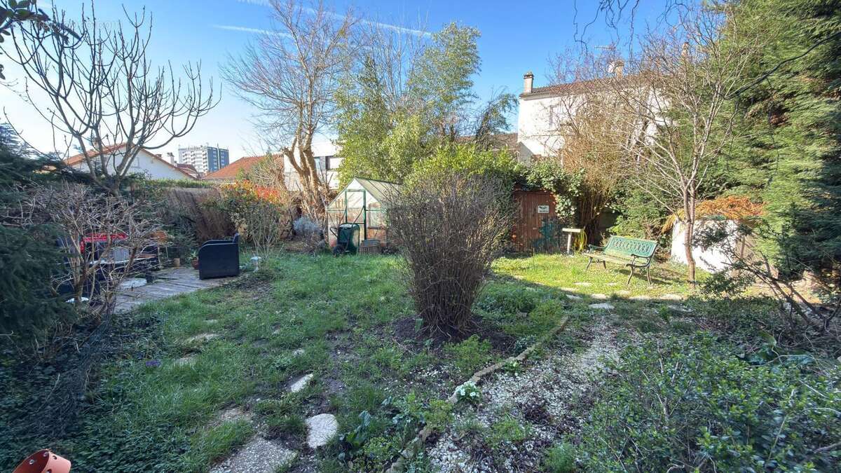 Maison à NEUILLY-PLAISANCE