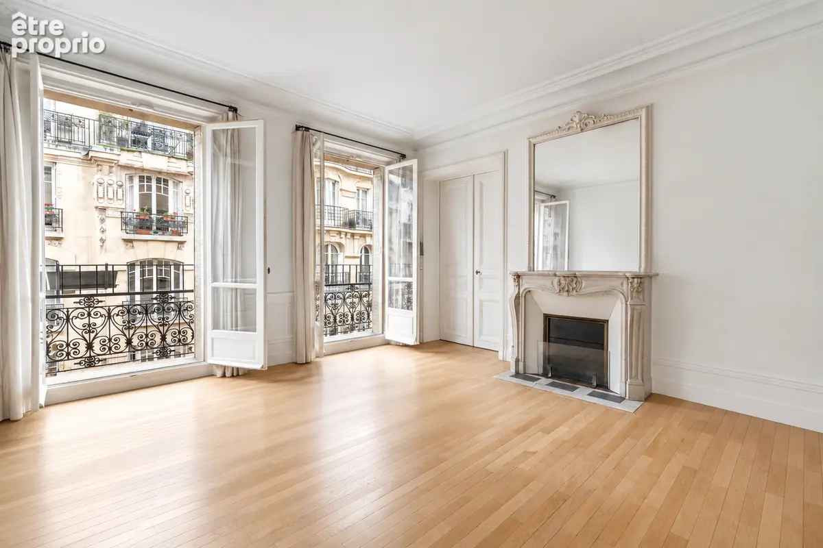 Appartement à PARIS-17E