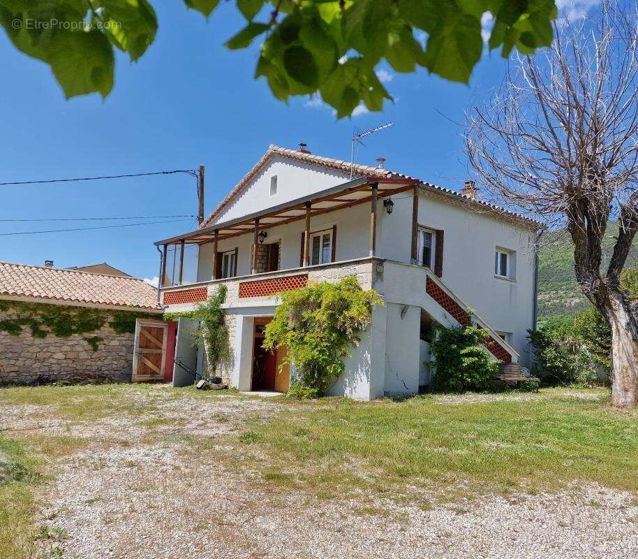 Maison à SAINT-AUBAN-SUR-L&#039;OUVEZE