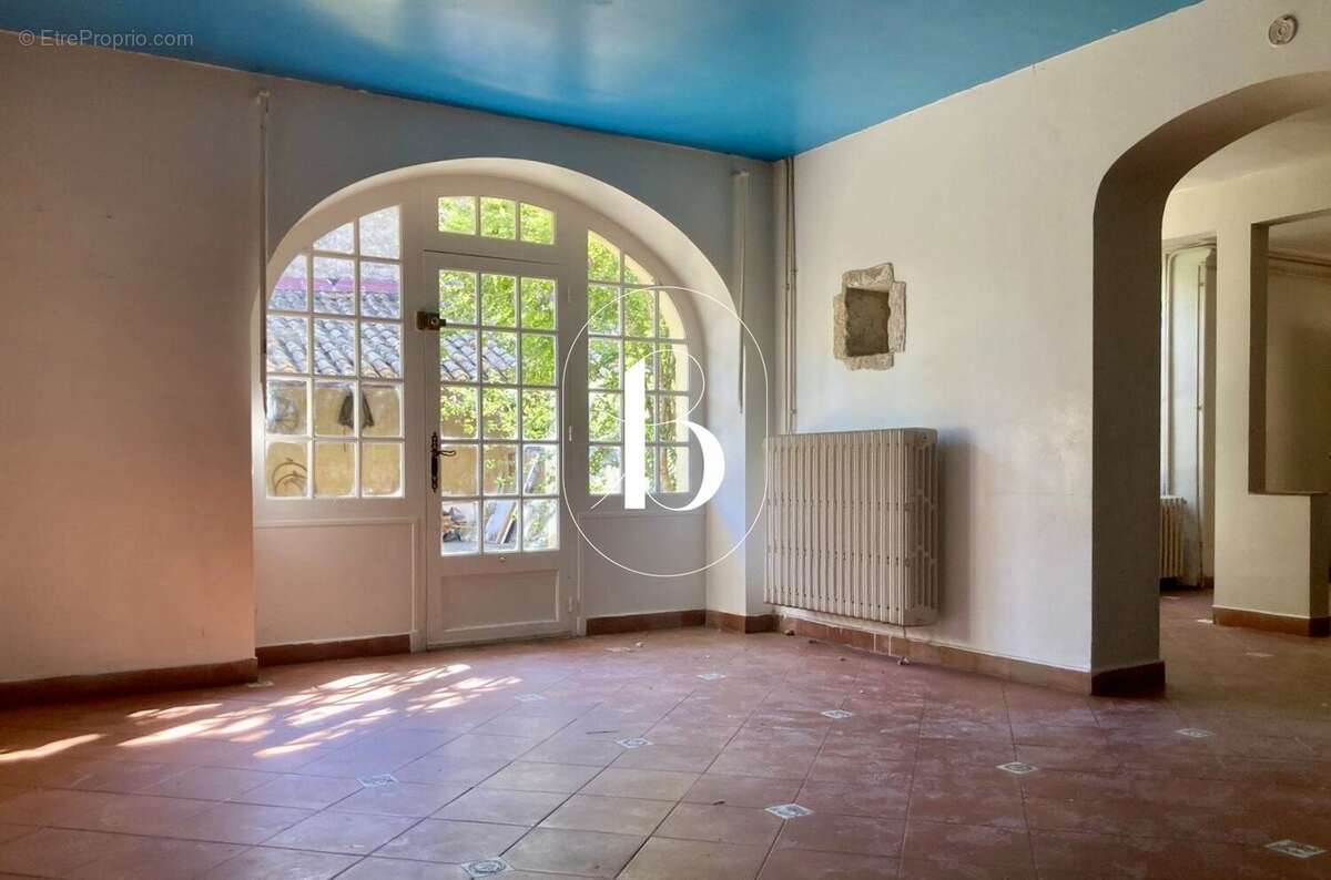 Maison à LAUDUN-L&#039;ARDOISE