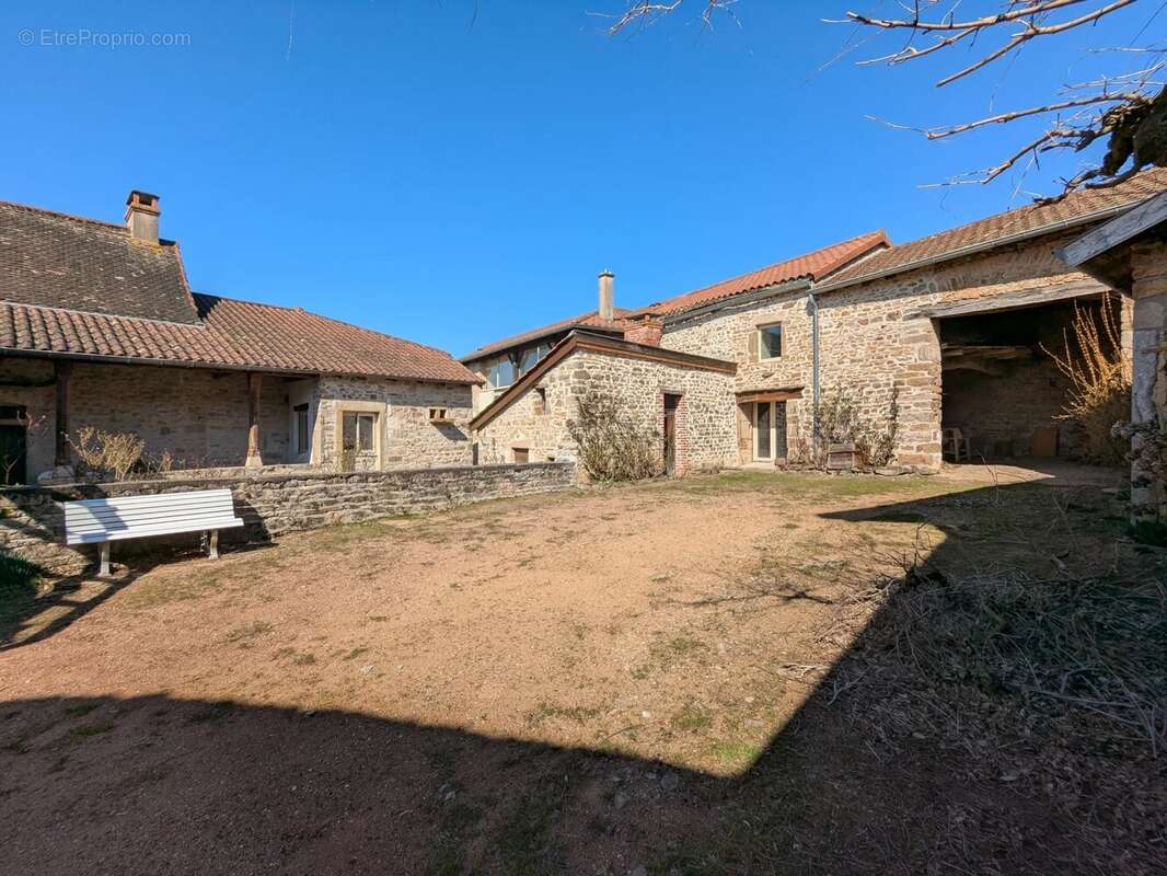 Maison à BERZE-LA-VILLE