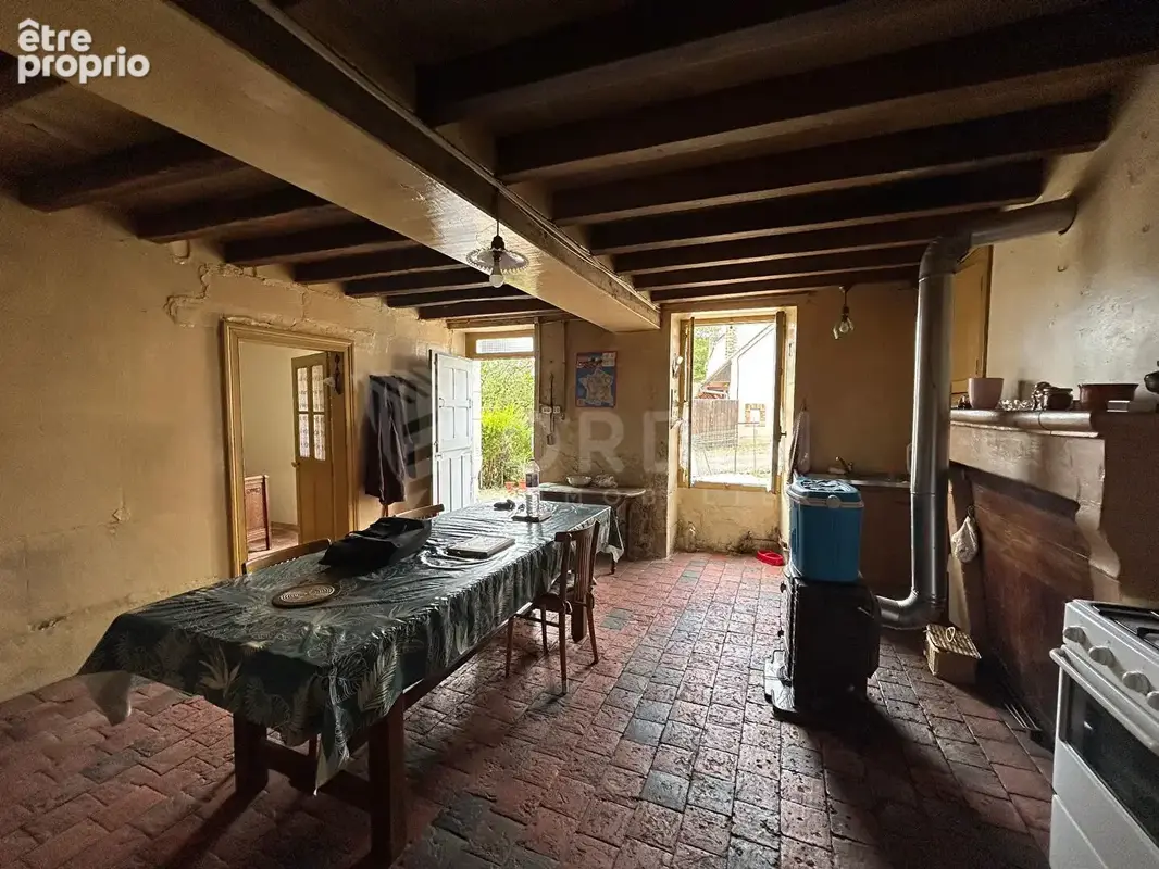 Maison de campagne, fort potentiel, vastes dépendances - photo 10