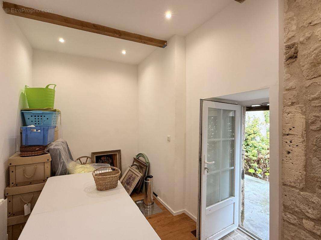 Maison à VILLEBOIS-LAVALETTE