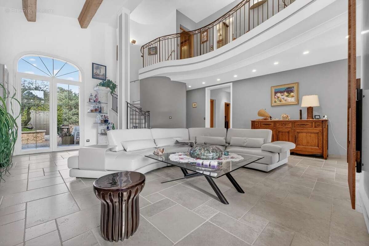 Maison à MONTAUROUX