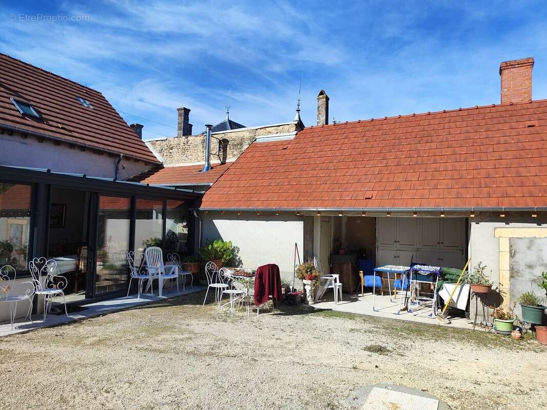 Maison à OUROUER-LES-BOURDELINS