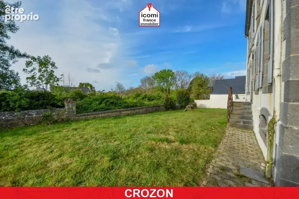 Finistere - crozon (29160) - immeuble d'investissement 3 etages - 6 appartements t2 et t3 loues avec un garage sur terrain de 67 - photo 1