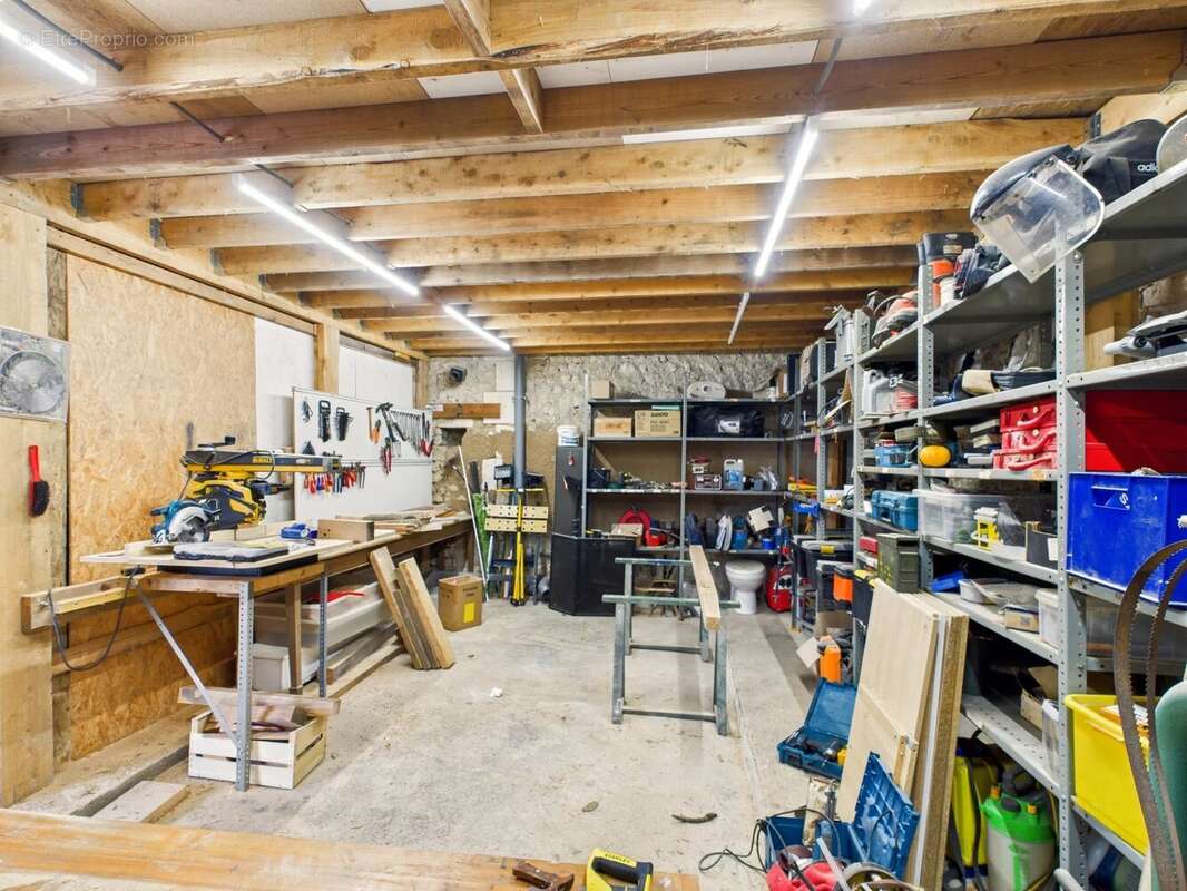 Maison à NANTEUIL-AURIAC-DE-BOURZAC