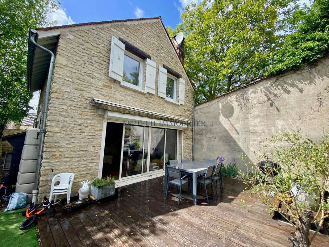 Maison à THOIRY