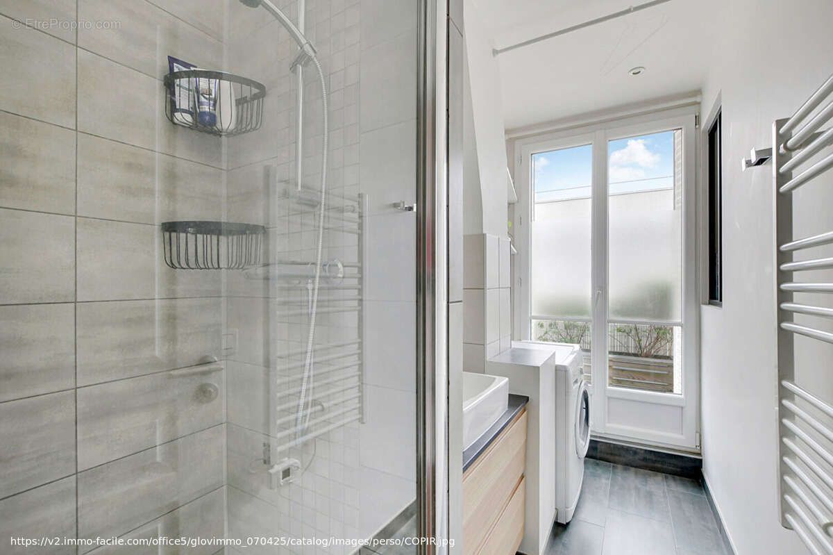 Appartement à PARIS-19E