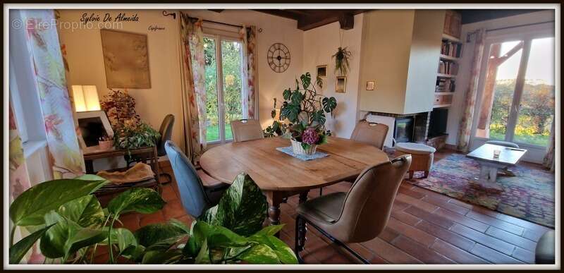Propriété à vendre entre BIZIAT et PONT DE VEYLE (01) 16,5 Ha, vue, maison 145 m², ferme à rénover 170 m², pigeonnier, hangar, é - photo 7