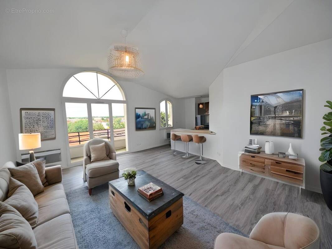 Appartement à VAUJOURS