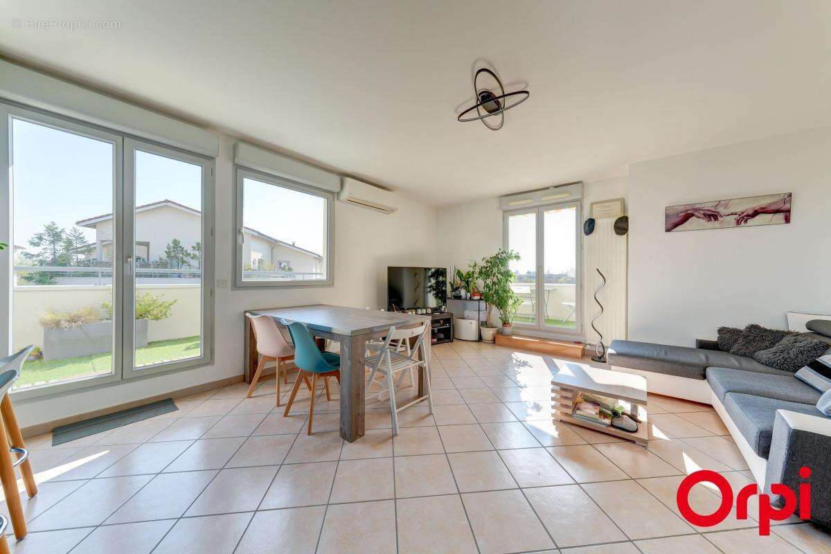 Appartement à RILLIEUX-LA-PAPE