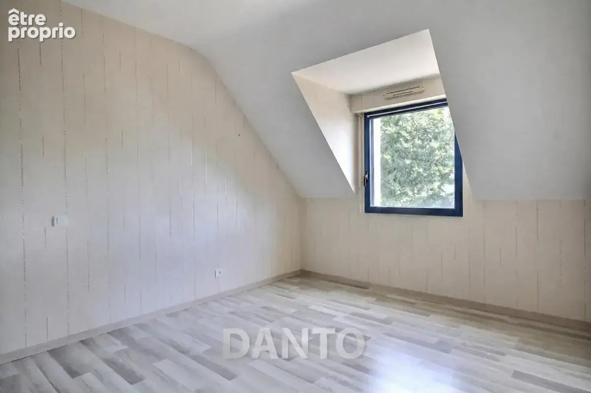 Maison 5 chambres avec garage et jardin - photo 12