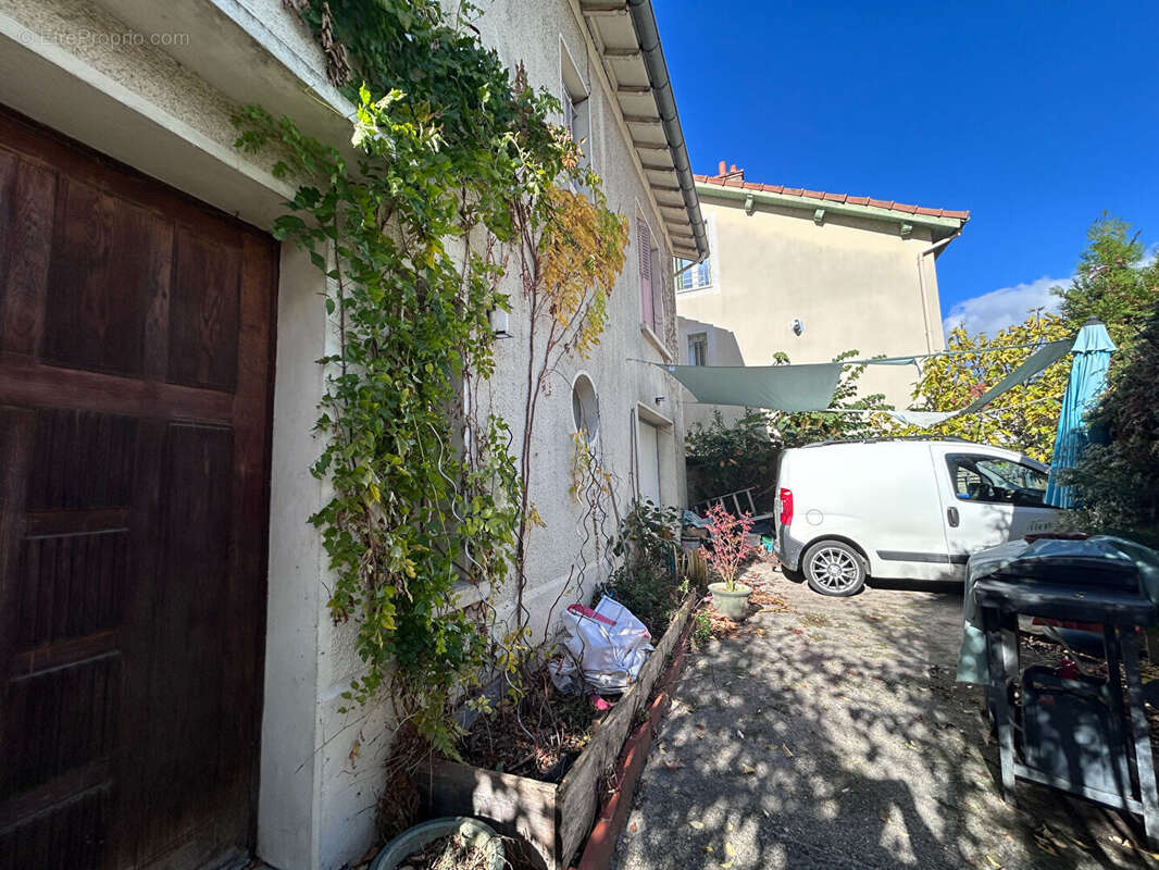 Appartement à GUILHERAND-GRANGES