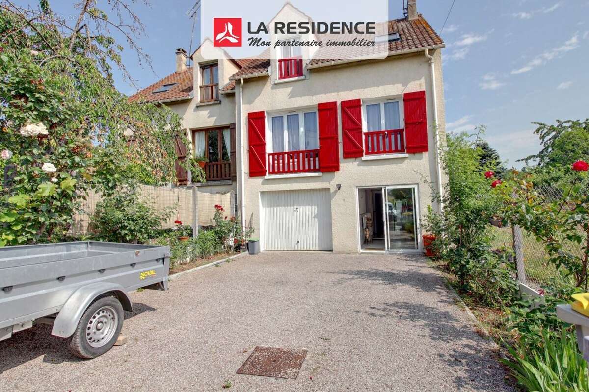 Maison à LES MUREAUX