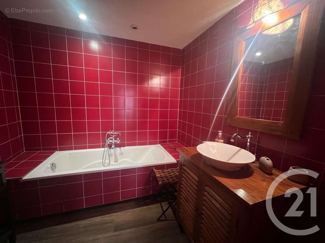 Maison 350 m² à Aurillac  - photo 26