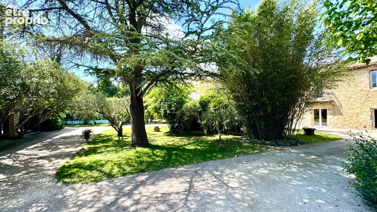 Demeure de prestige de 1400 m² avec piscine et parc arboré de 8 800 m². - photo 11