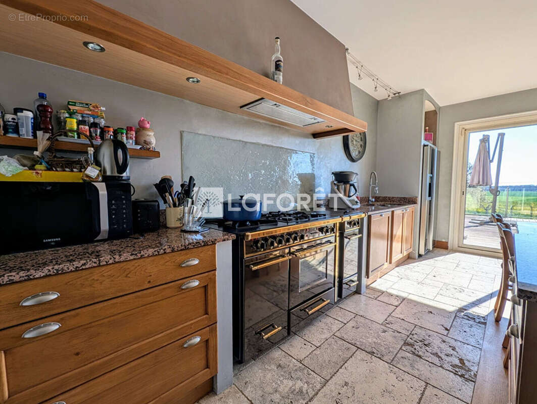 Maison Champcueil 9 pièce(s) 380 m2 - photo 5