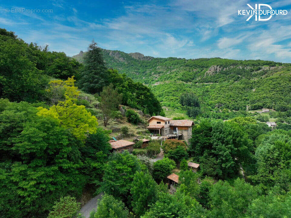 Maison à MONTPEZAT-SOUS-BAUZON