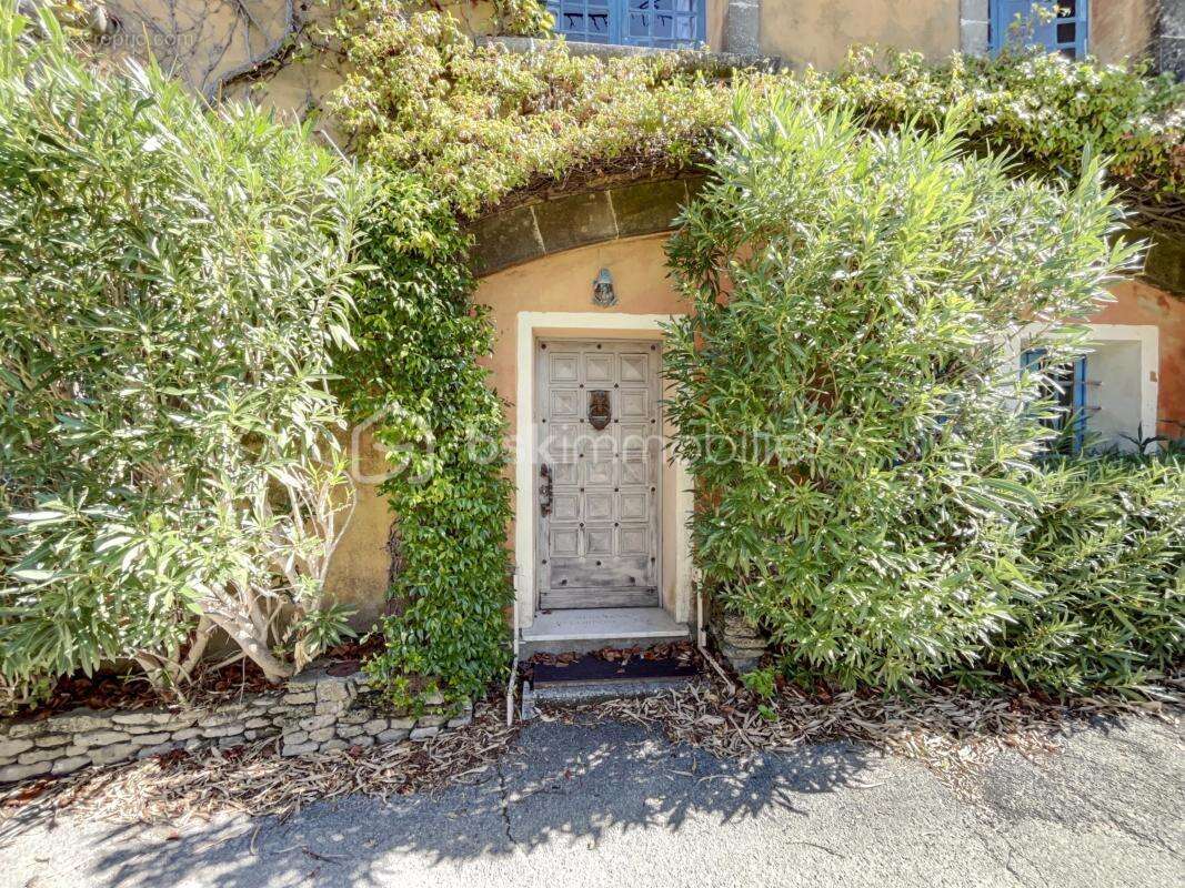 Maison à MENERBES