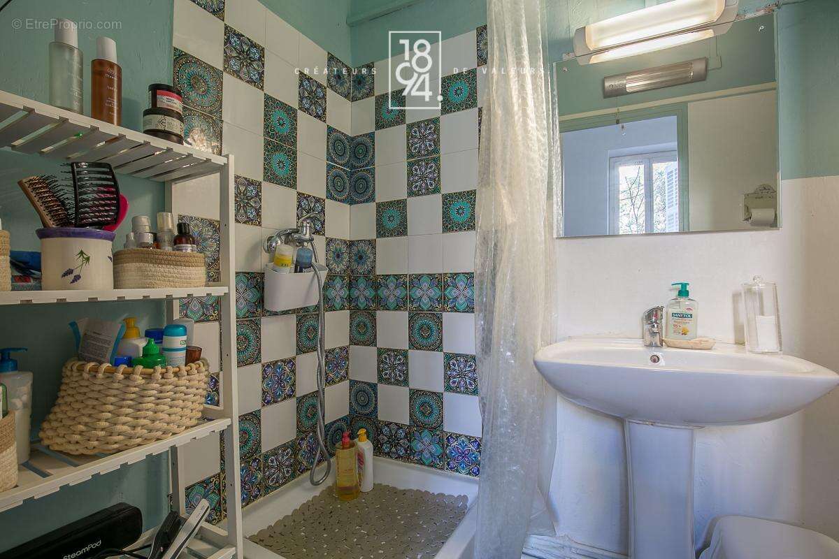 Appartement à MARSEILLE-1E