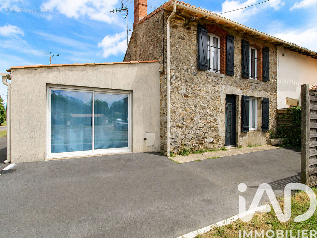 Photo 3 - Maison à LANDERONDE