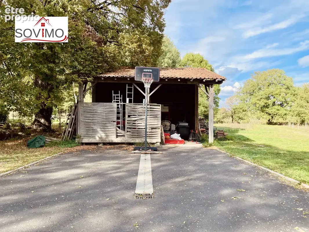 En campagne, belle maison charentaise indépendante en pierre, entièrement restaurée, sur 4800 m2 de terrain - photo 33