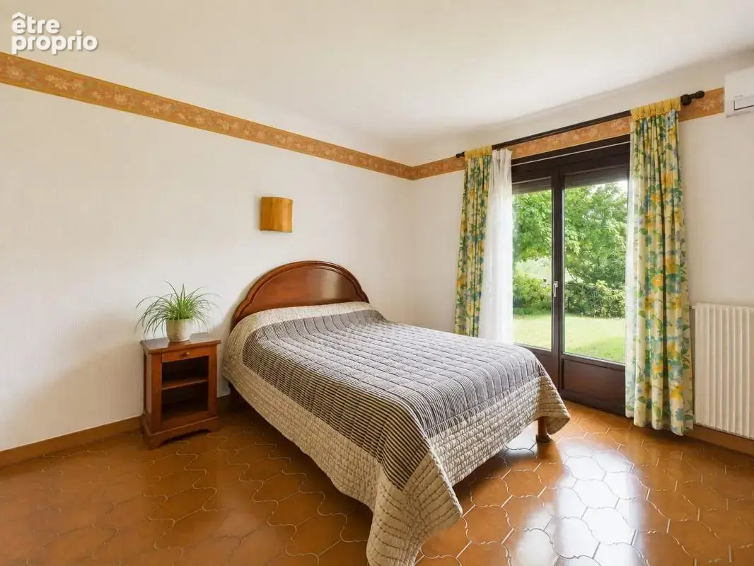 A vendre villa familiale de 176 m² avec piscine plaine de peri - photo 7