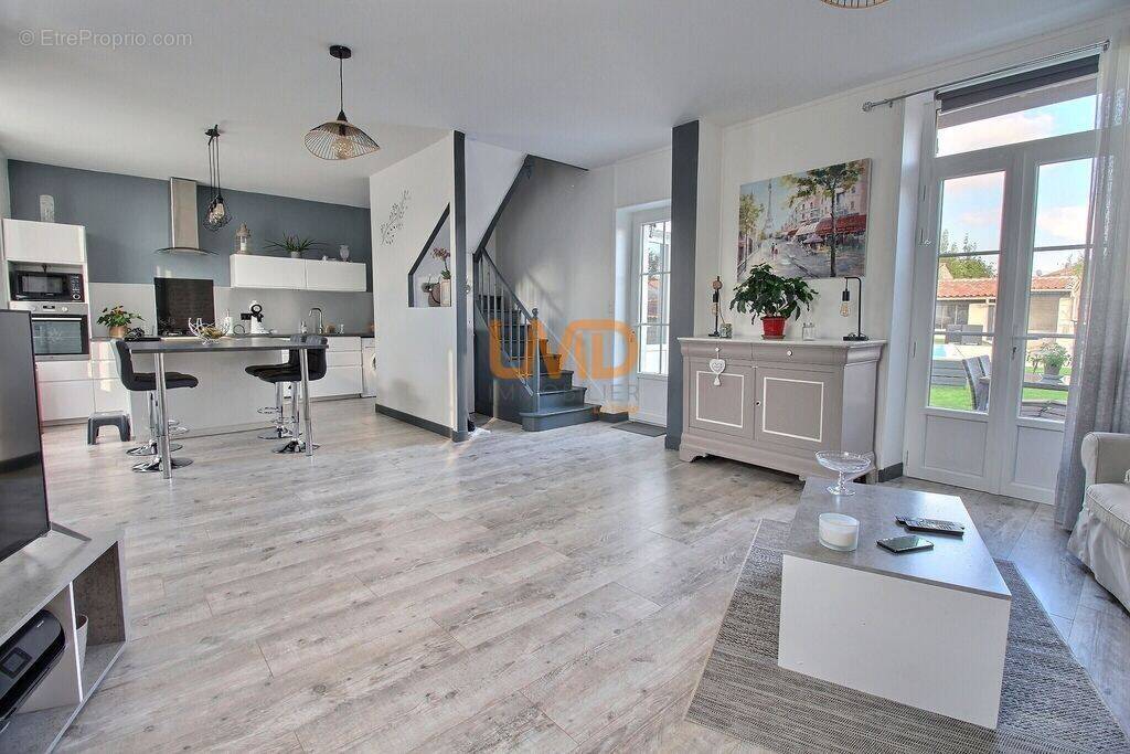 Maison à SAINT-JEAN-D&#039;ANGELY